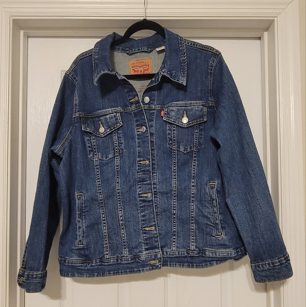Levi size 2X Womens Denim Jacket
